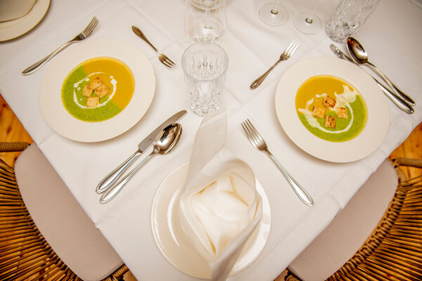 Luxury safari dining